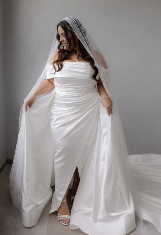 CELINE MANTILLA VEIL